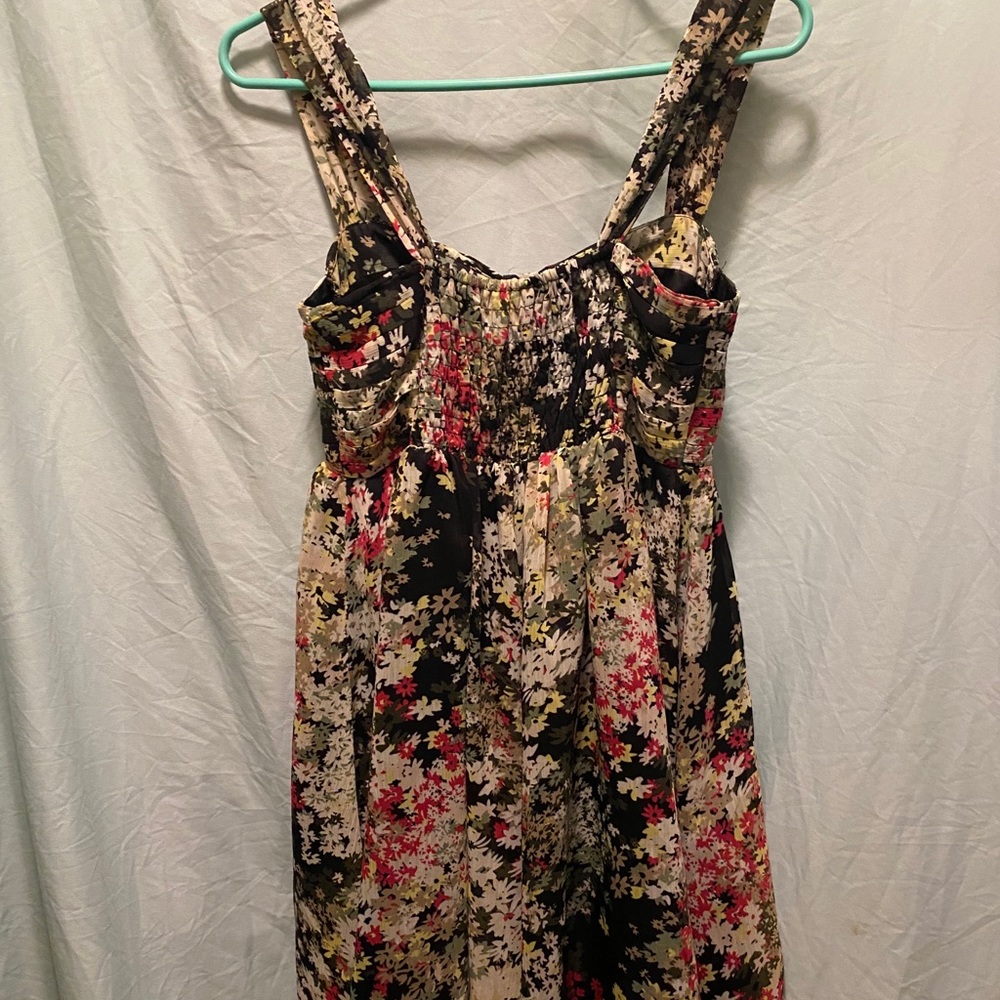 EUC Women’s summer dress Size Med light weight - Picture 6 of 7